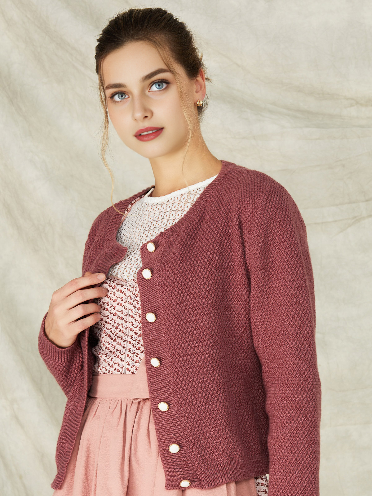 Dirndl in Lila – feminin und stilvoll