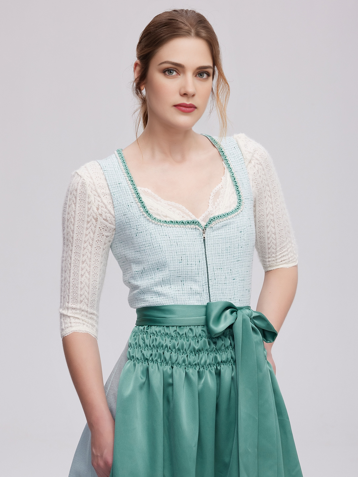 Ehreer Dirndl Grün – Eleganz in Perfektion