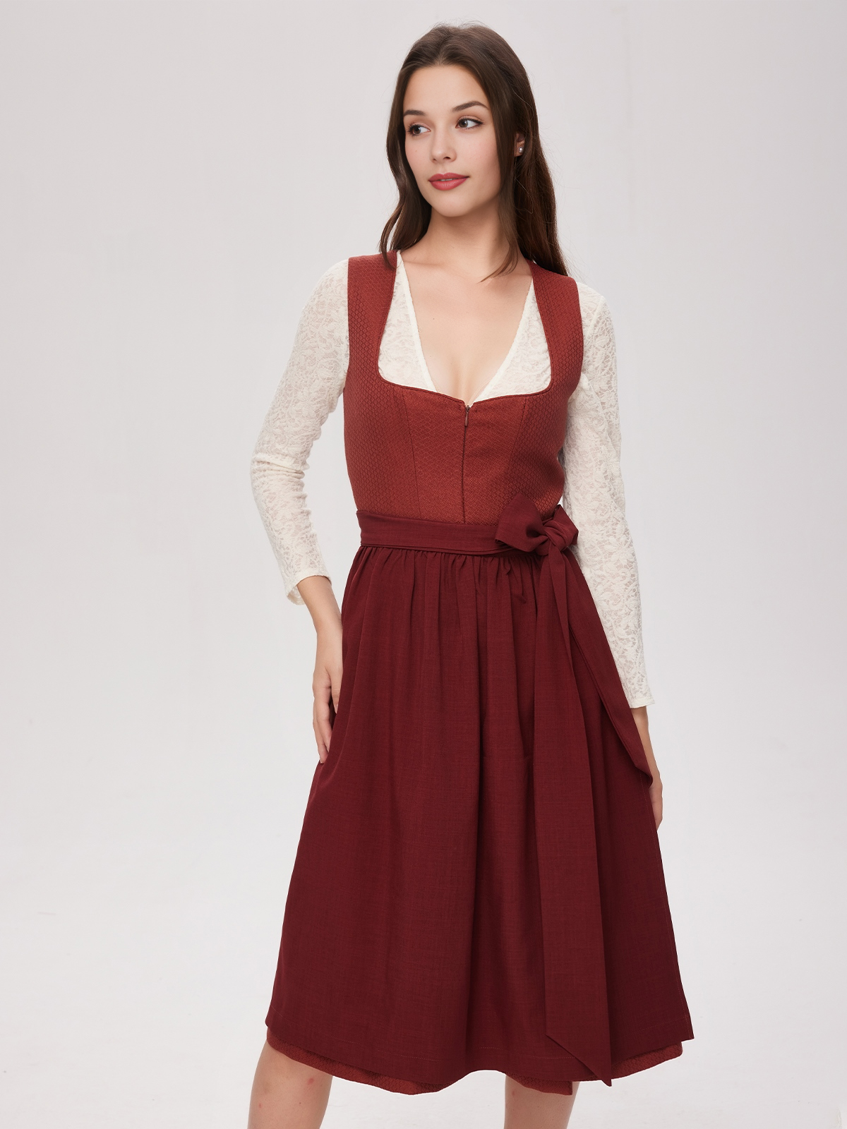 Dirndl in Grün mit passenden Accessoires
