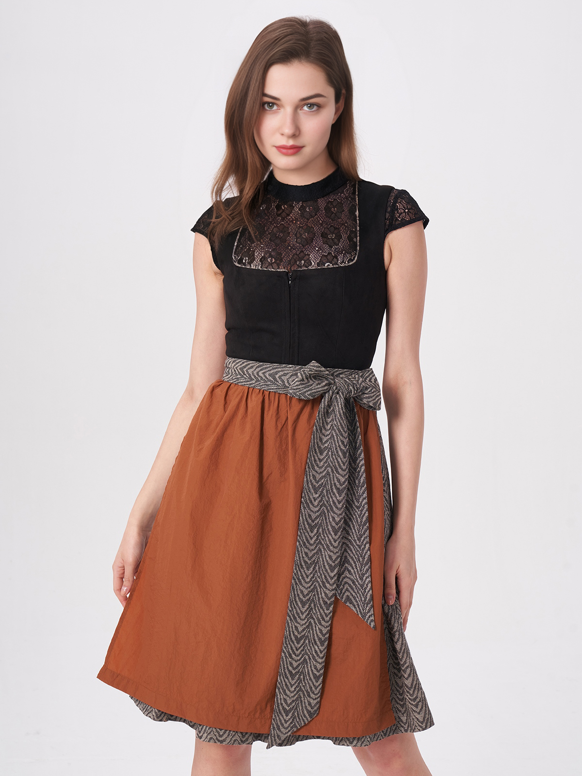 Modernes schwarzes Rosen Dirndl