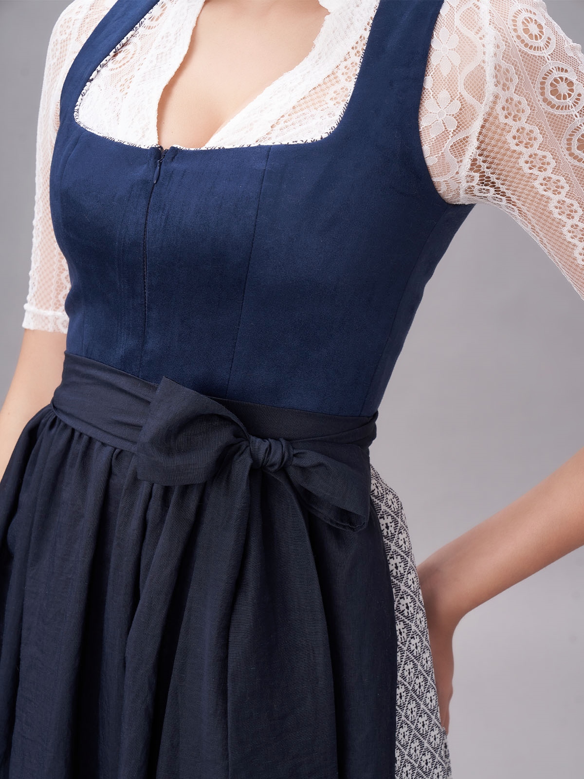 Ehreer Blau Dirndl