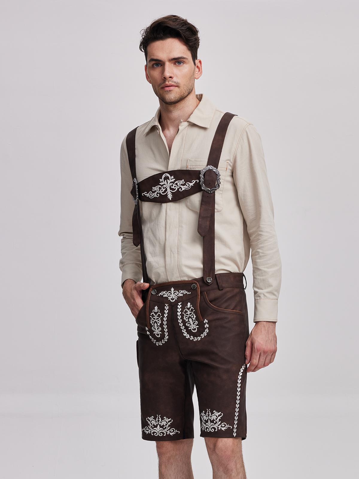 Traditionelles Dirndl in Moosgrün