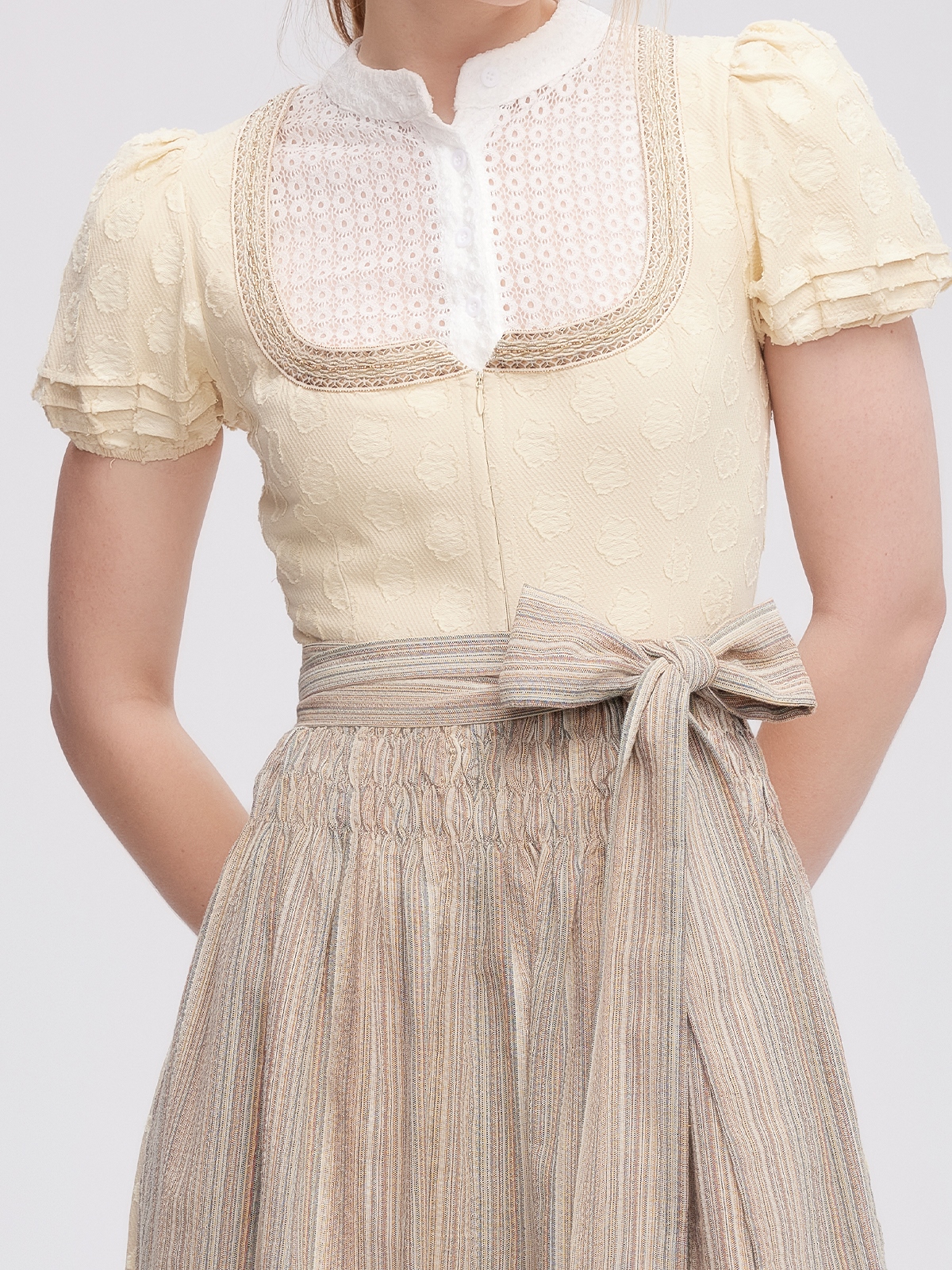 Dirndl Grün in verschiedenen Nuancen