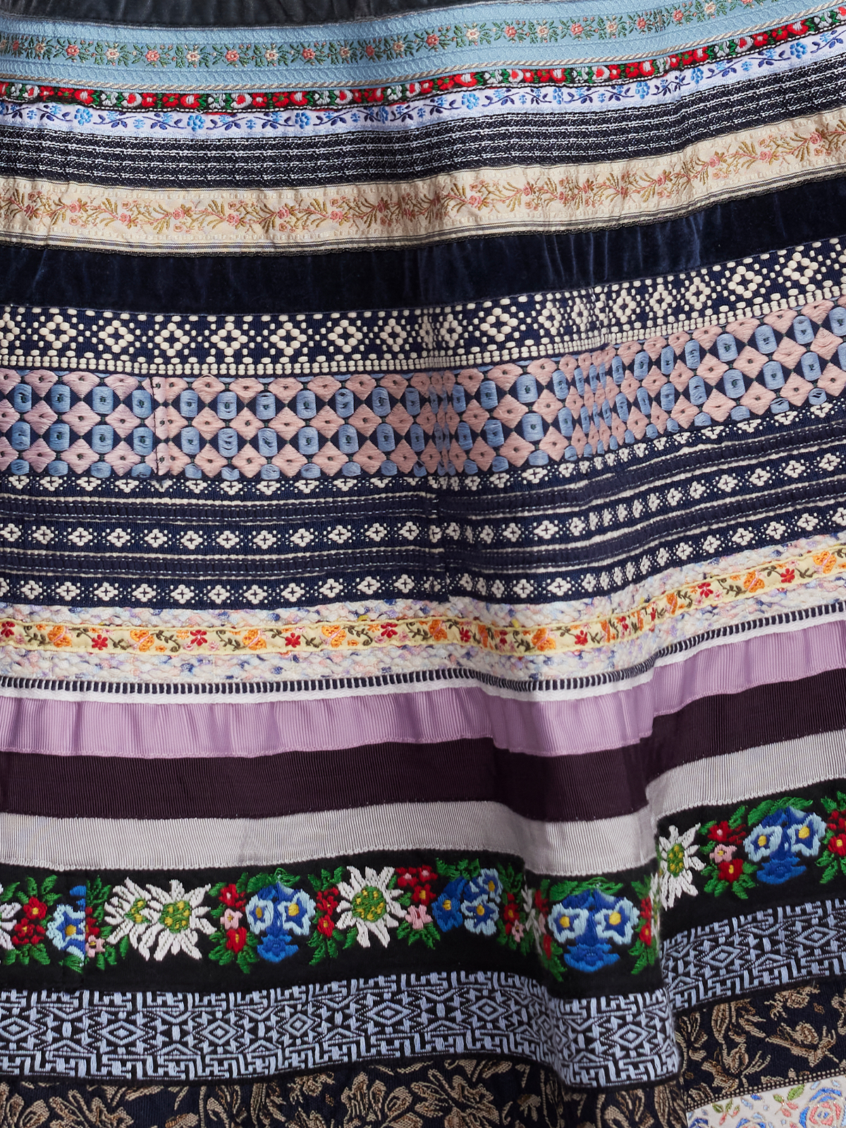 Dirndl Blau Schlicht – zeitlos und elegant