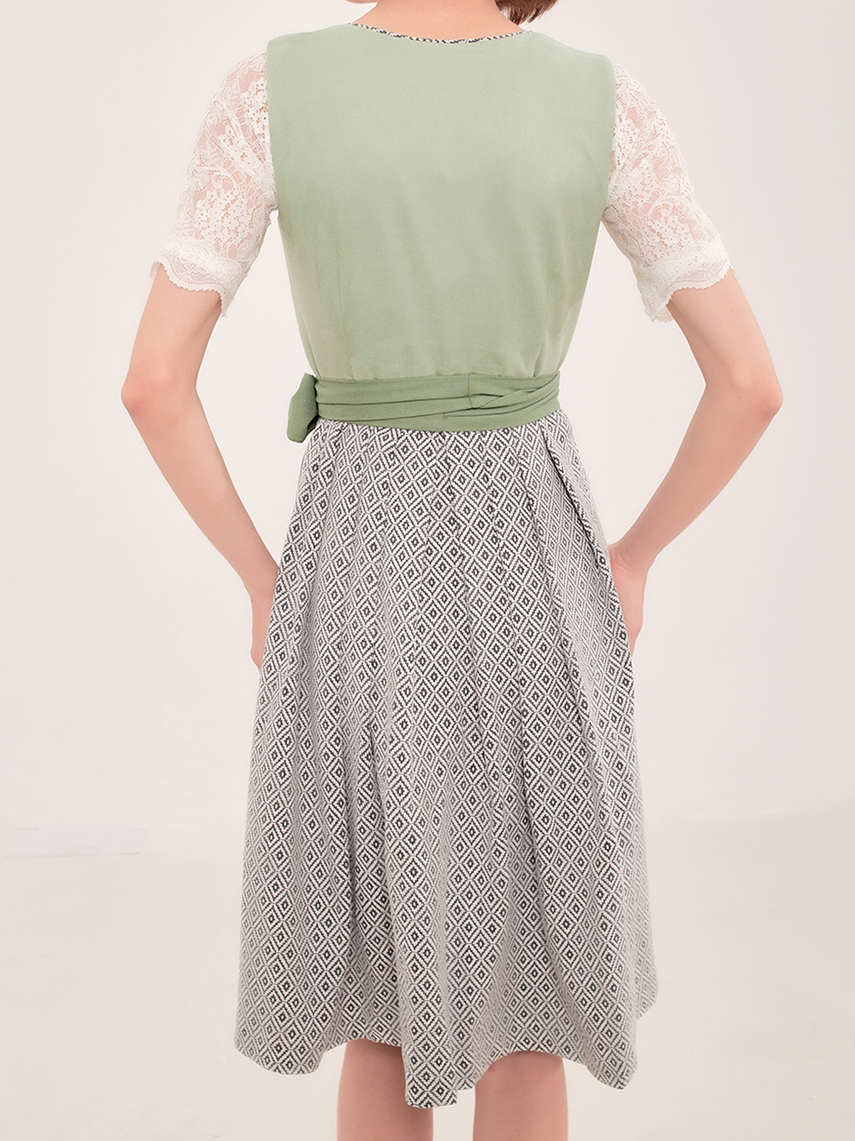 Dirndl in Grün