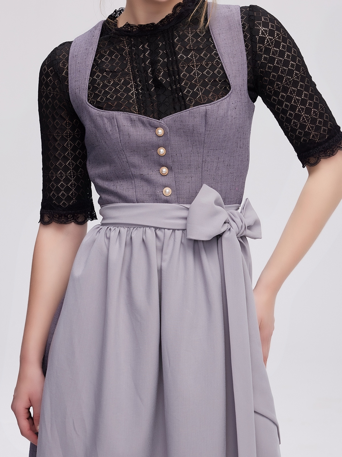 Modernes Dirndl in Grau