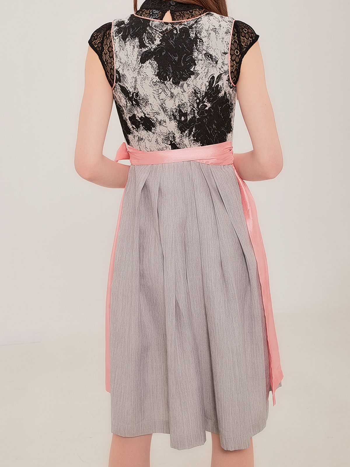 Elegantes schwarzes Midi Dirndl