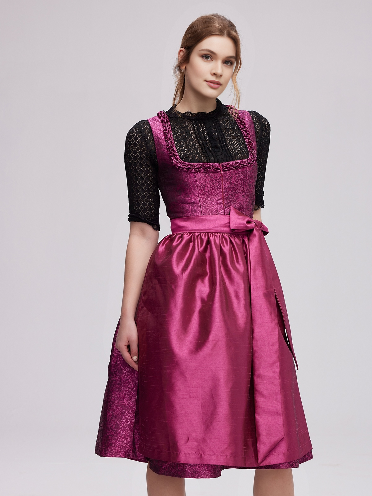 Rotes Dirndl kurz – stilvoll und feminin